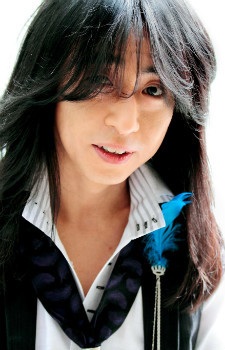 Ясухару Таканаші